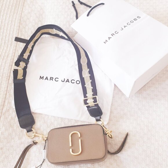 Marc Jacobs Handbags - Marc Jacobs Snapshot Bag in Tan (Gold Finished)